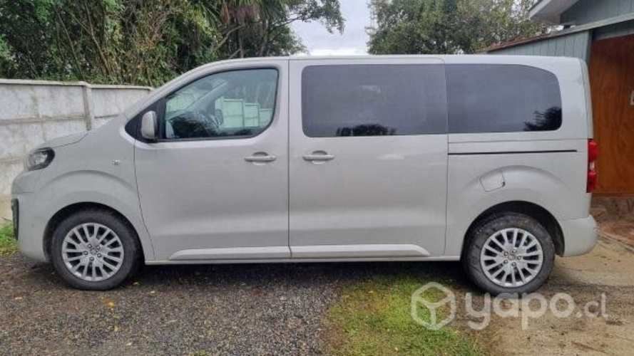 Peugeot Traveller 2.0