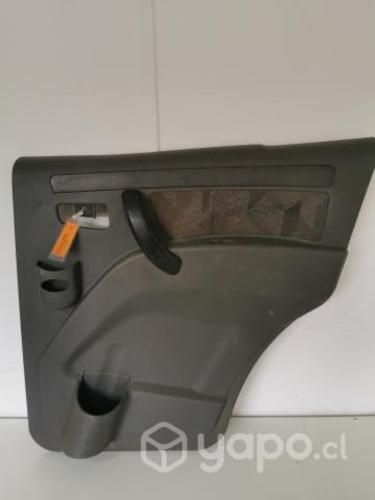 Tapiz Puerta Tras Der Mahindra Pick Up 2.2 2016