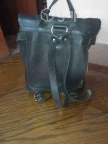 Cartera de cuero gruesa muy firme de arto cupo