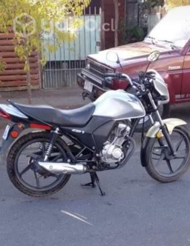 Vendo moto Honda