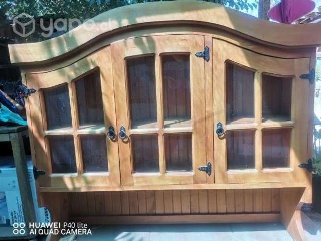 Mueble de madera maziza