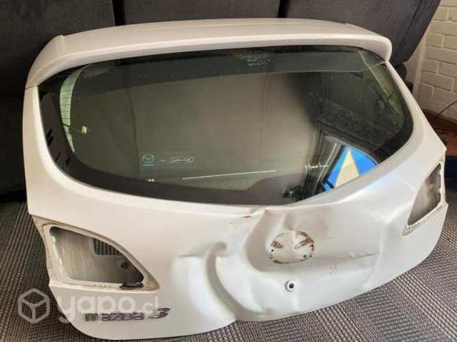 Portalón luneta parabrisa mazda 3 sport blanco