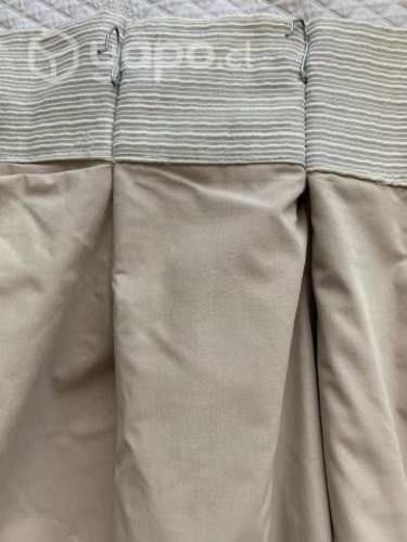 Cortina de tela con forro Hay 2 paños