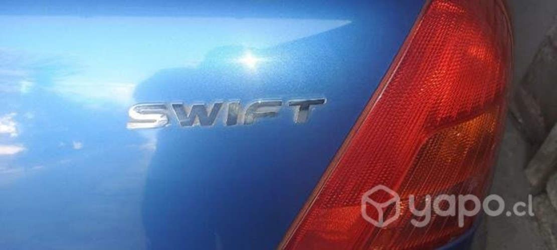 Suzuki swift azul