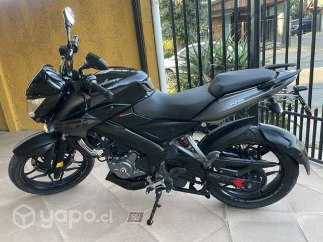 Se vende Moto Pulsar 200ns fi abs