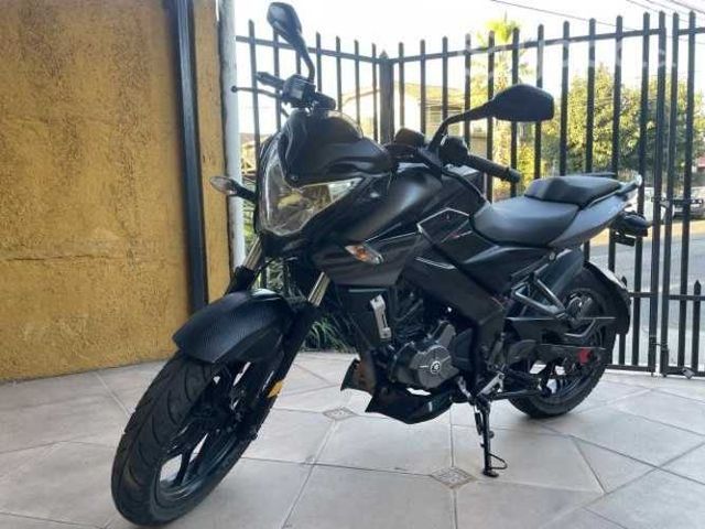 Se vende Moto Pulsar 200ns fi abs