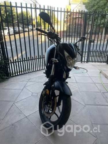 Se vende Moto Pulsar 200ns fi abs