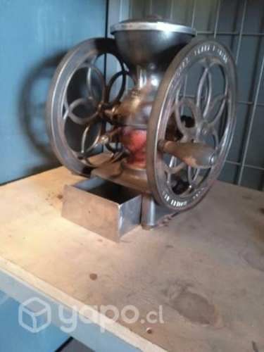 Molinillo molino cafe o harina antiguo