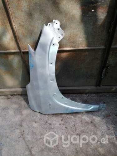 Tapabarro derecho toyota corolla cross original