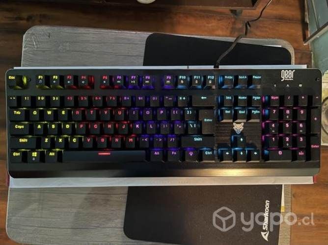 Mouse hyperX y teclado centurión GEAR