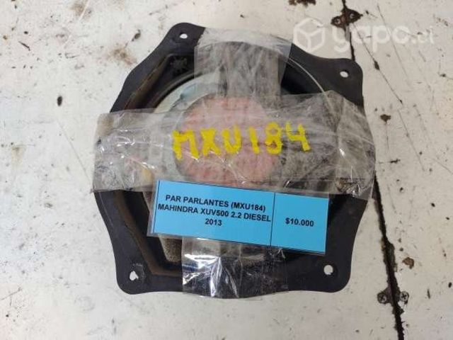 Par Parlantes (MXU184) Mahindra XUV