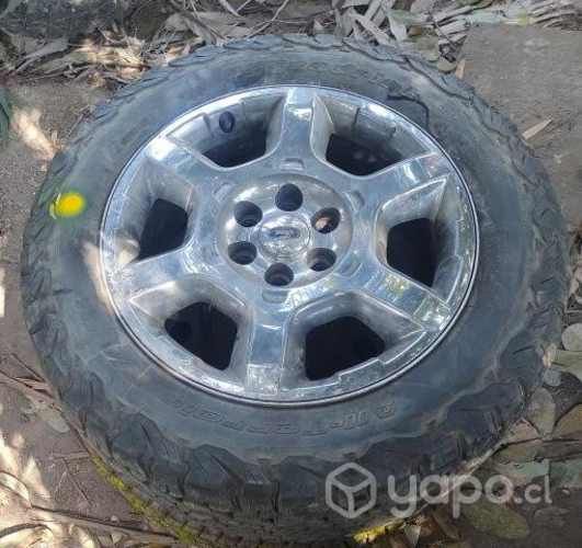 Llanta Aluminio Detalle Con Neumático Ford F150
