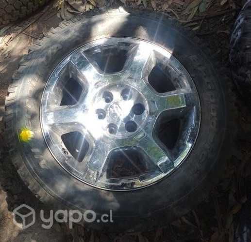 Llanta Aluminio Detalle Con Neumático Ford F150