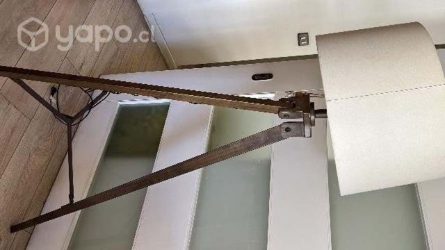 Lámpara de pie (trípode)