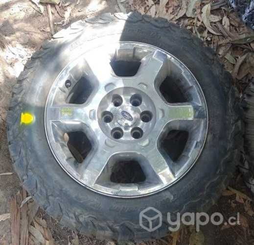 Llanta Aluminio Detalle Con Neumático Ford F150