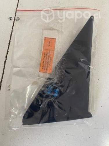 Moldura interior espejo der Mahindra Pick Up 2016