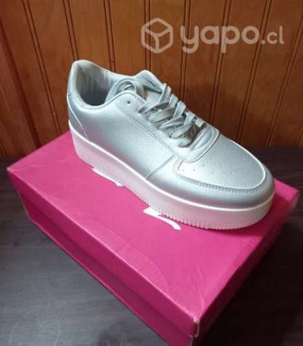 Zapatilla Agta Mujer