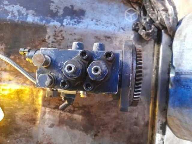 Bomba combustible faw