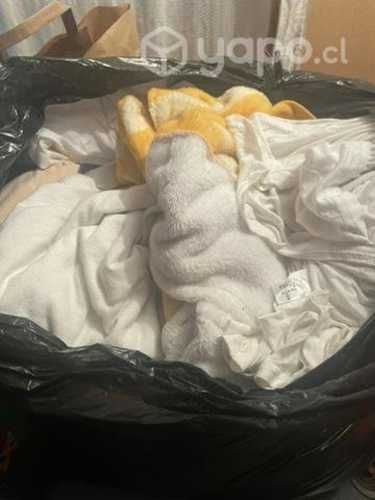 Fardo de ropa mujer más de 50 prendas