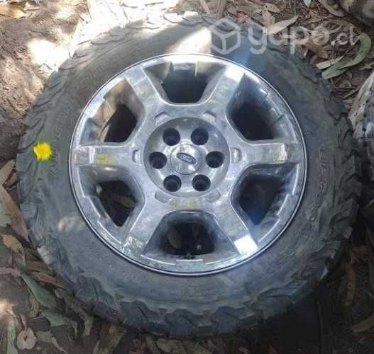 Llanta Aluminio Detalle Con Neumático Ford F150