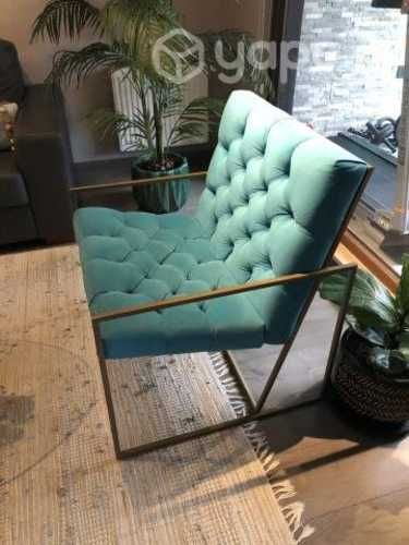 Sitial capitoné turquesa y dorado