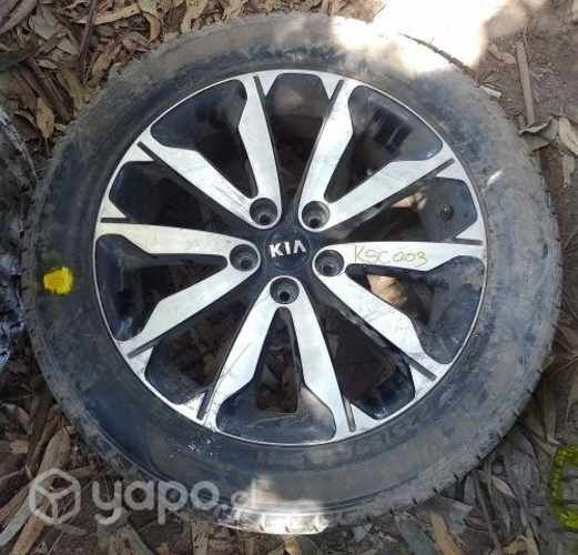 Llanta Aluminio Detalle Con Neumático Kia Sportage