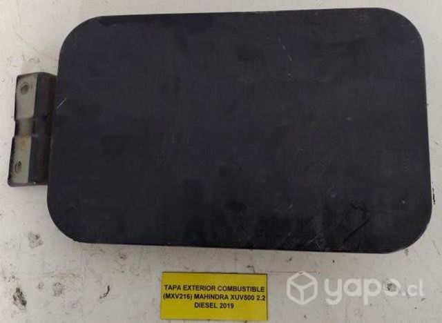 Tapa Exterior Combustible (MXV216) XUV500 2019
