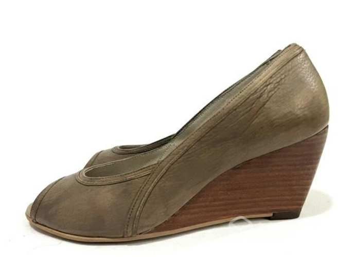 Zapato de Cuero Marca Pollini N*39 Café Claro