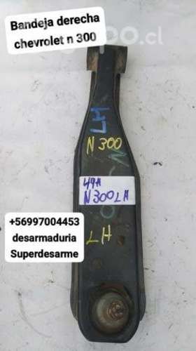 Bandeja izquierda Chevrolet n300