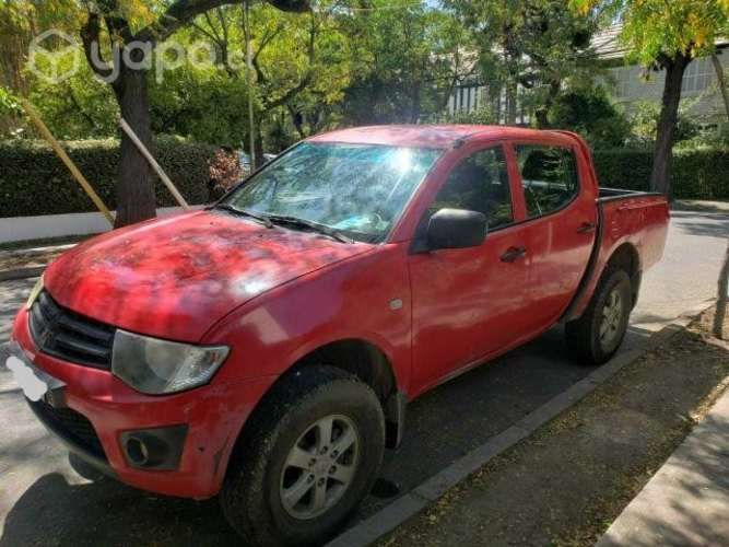Mitsubishi l200 2014