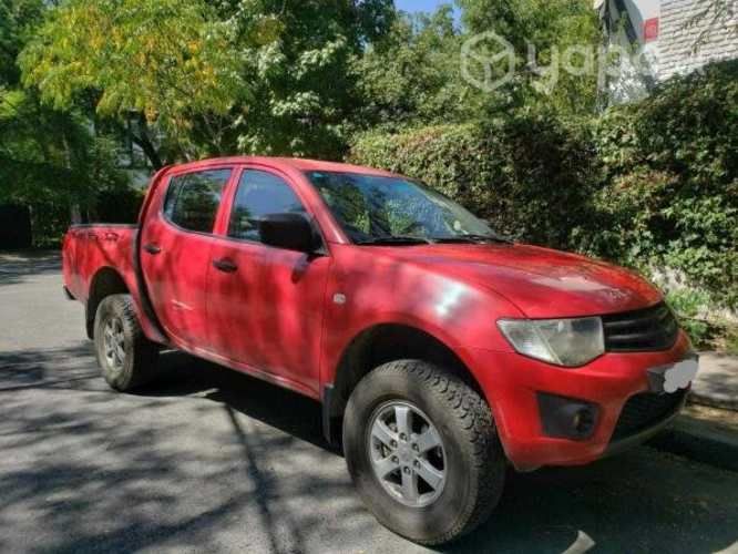 Mitsubishi l200 2014