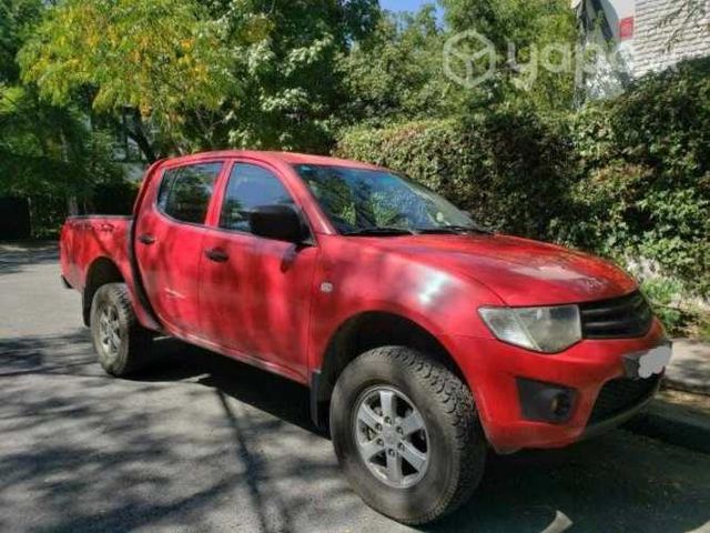 Mitsubishi l200 2014