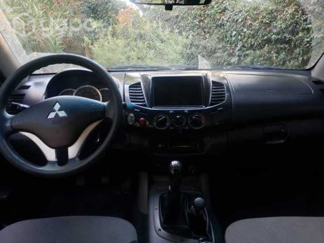 Mitsubishi l200 2014