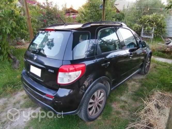 Vendo auto Suzuki sx4 color negro