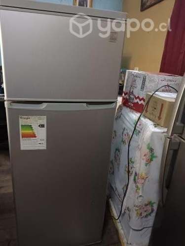 Refrigerador Daewoo casi nuevo
