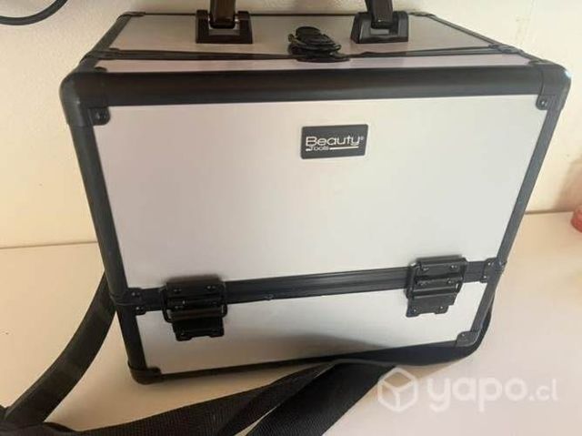 Maletín para maquillaje muy poco uso