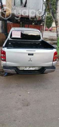 Camioneta mitsubishi l