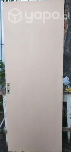 Puertas interiores y exterior.