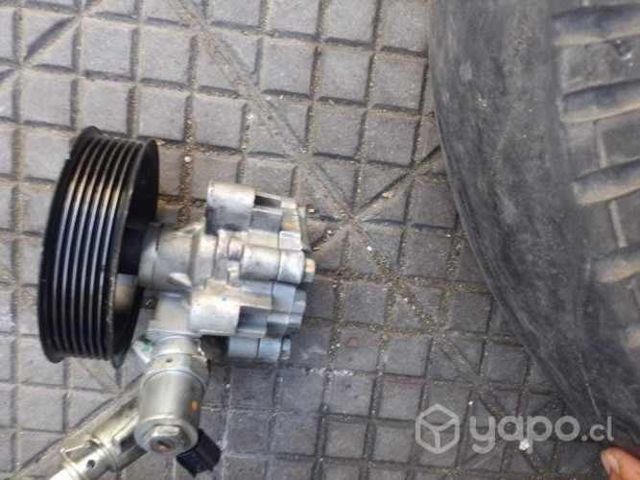 Bomba hidraulica toyota hulix revo 2.8