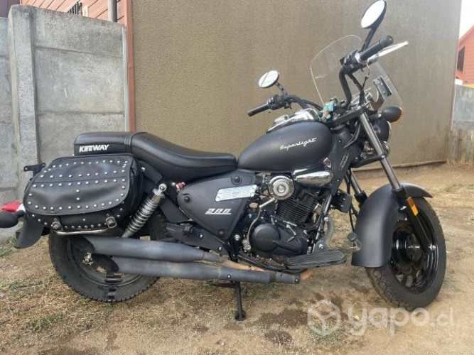 Keeway Superlight 200