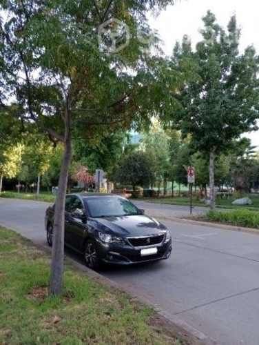 Peugeot 301 Allure 2018 excelente estado 9/10