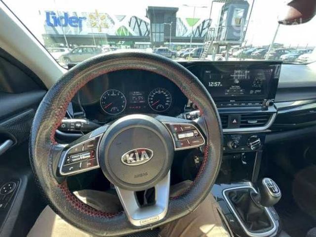 Kia Seltos EX Full MT
