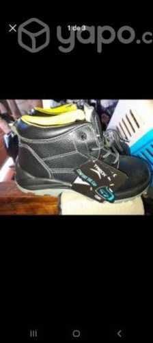 ZAPATO SEGURIDAD NUEVO Marca TRECK N°43.