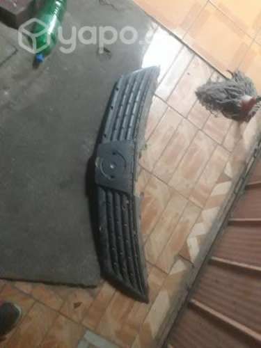 Mascara delantera original nissan tiida 2012