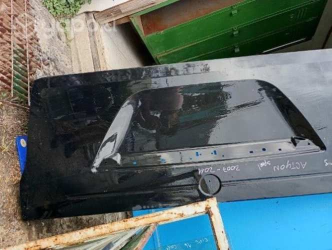 Portalón Ssangyong actyon punta tiburón NUEVO ORIG