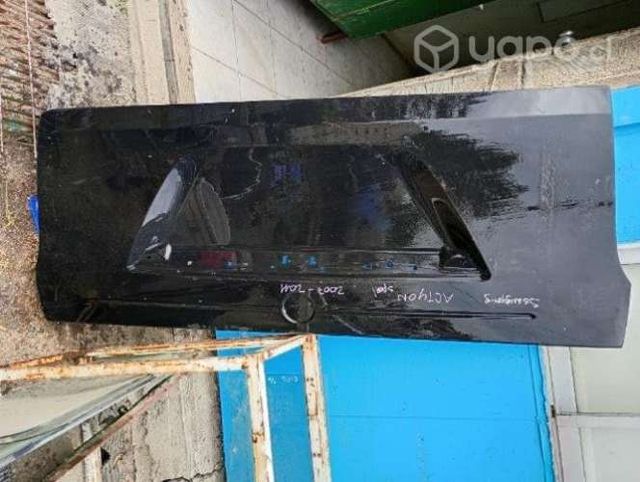 Portalón Ssangyong actyon punta tiburón NUEVO ORIG