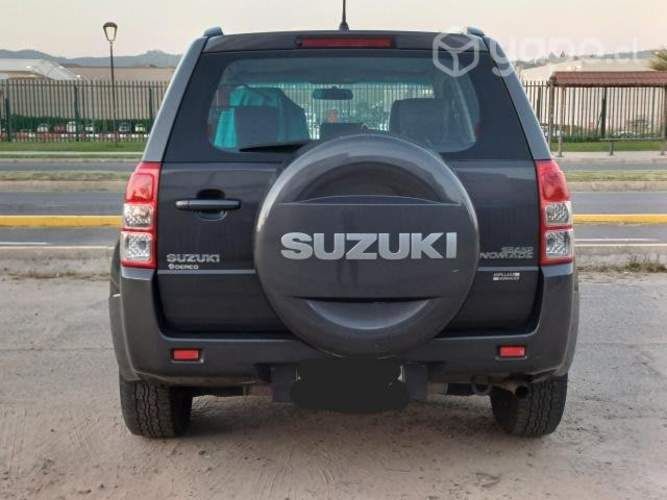 Suzuki grand nomade 2011