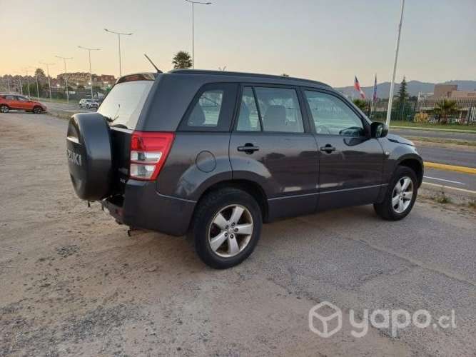 Suzuki grand nomade 2011