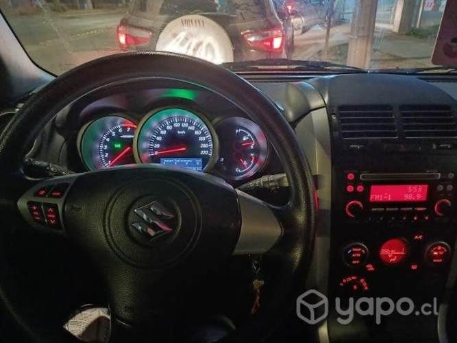 Suzuki grand nomade 2011