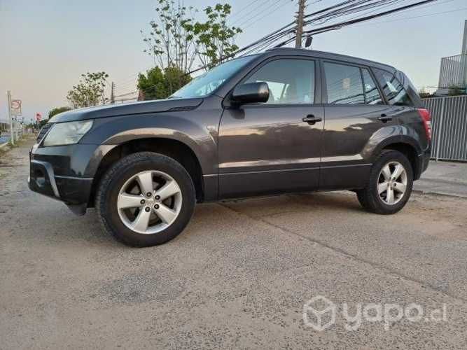 Suzuki grand nomade 2011